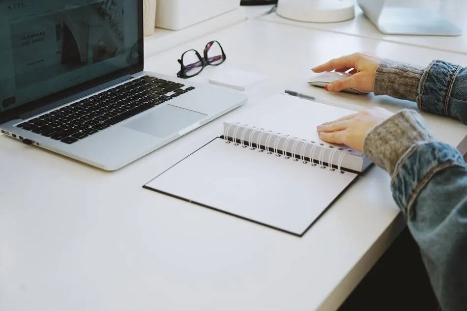 Notes de travail et réflexion sur un positionnement